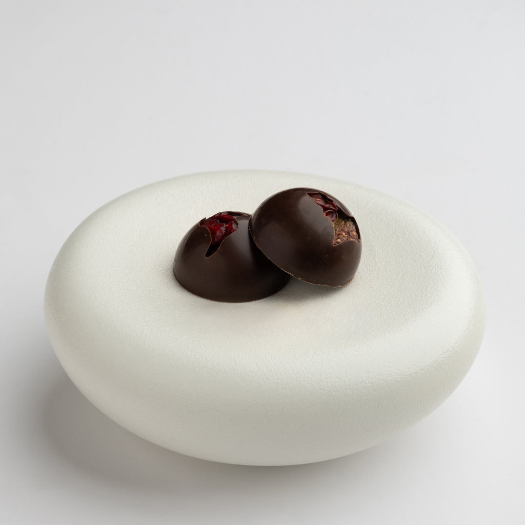 ChoFig Noir 70% — premium dark chocolate with crisp dried figs by Figur
